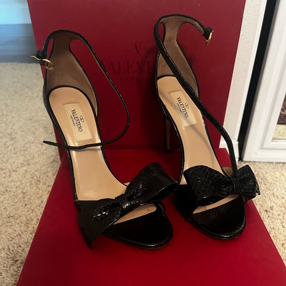 Authentic Valentino Garavani Snake Print Sandals With Box $1000++